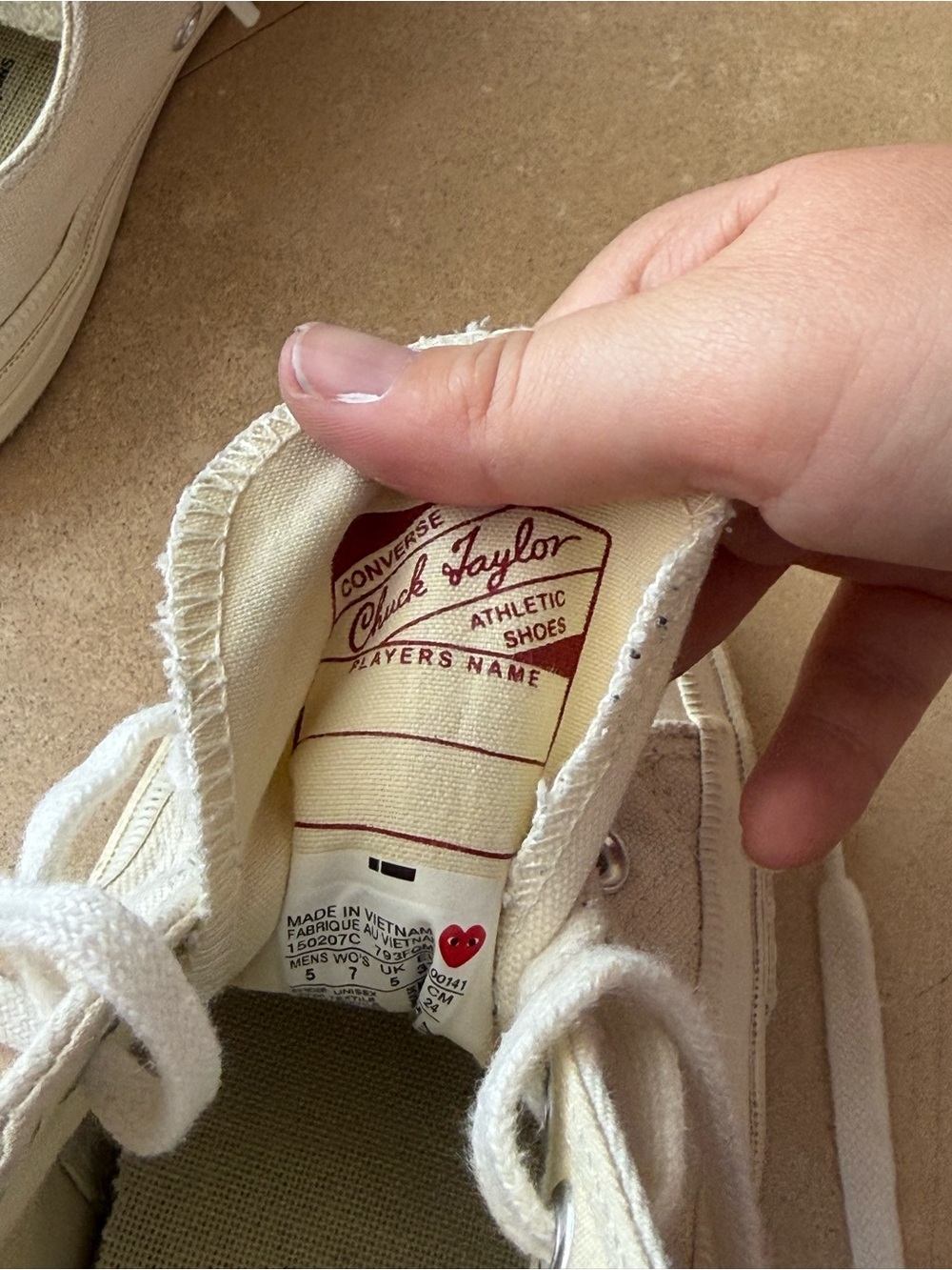 Comme des Garcons PLAY White Canvas Low-Top Sneakers with Red Heart - Picture 8 of 9